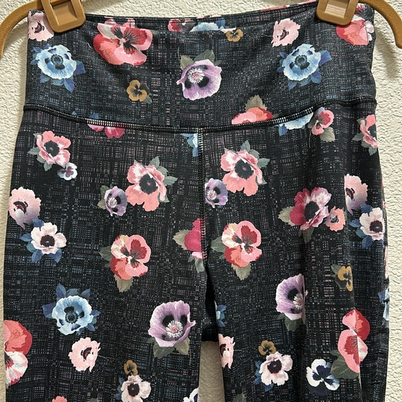 Jessica Simpson The Warmup Leggings, Floral, Large - Picture 3 of 10